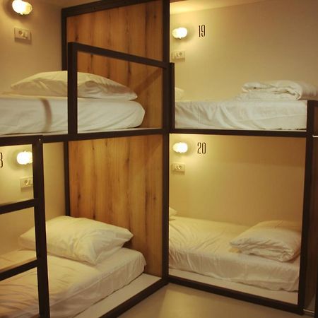 Garage Hostel Nova Gorica Ngoại thất bức ảnh