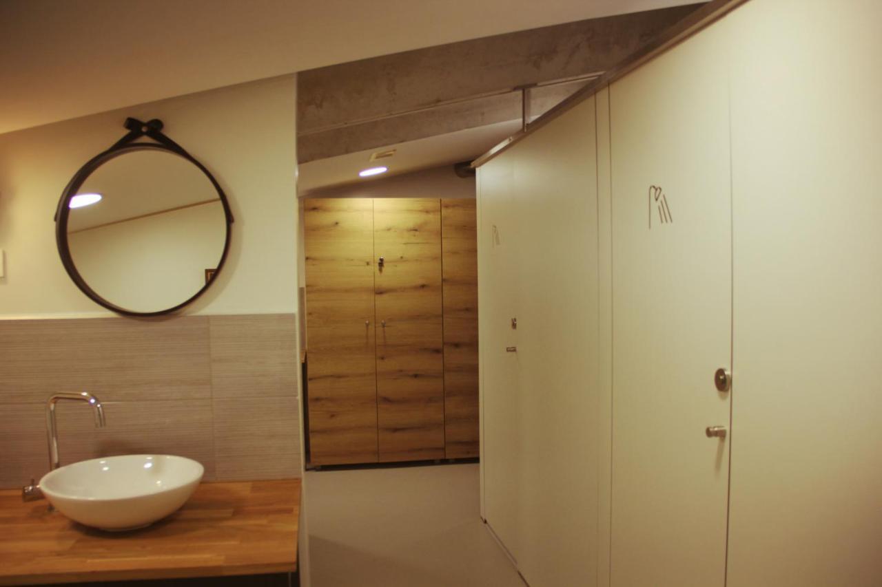 Garage Hostel Nova Gorica Ngoại thất bức ảnh
