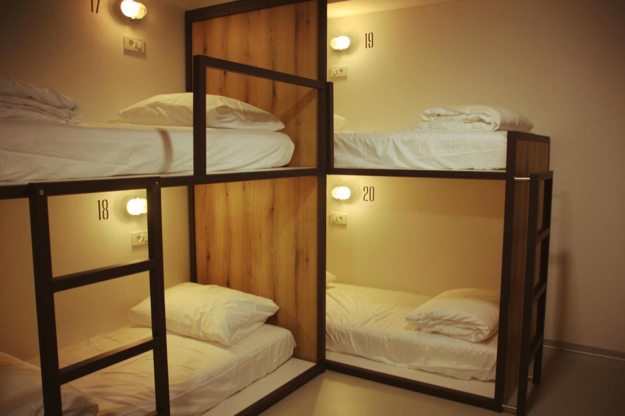 Garage Hostel Nova Gorica Ngoại thất bức ảnh
