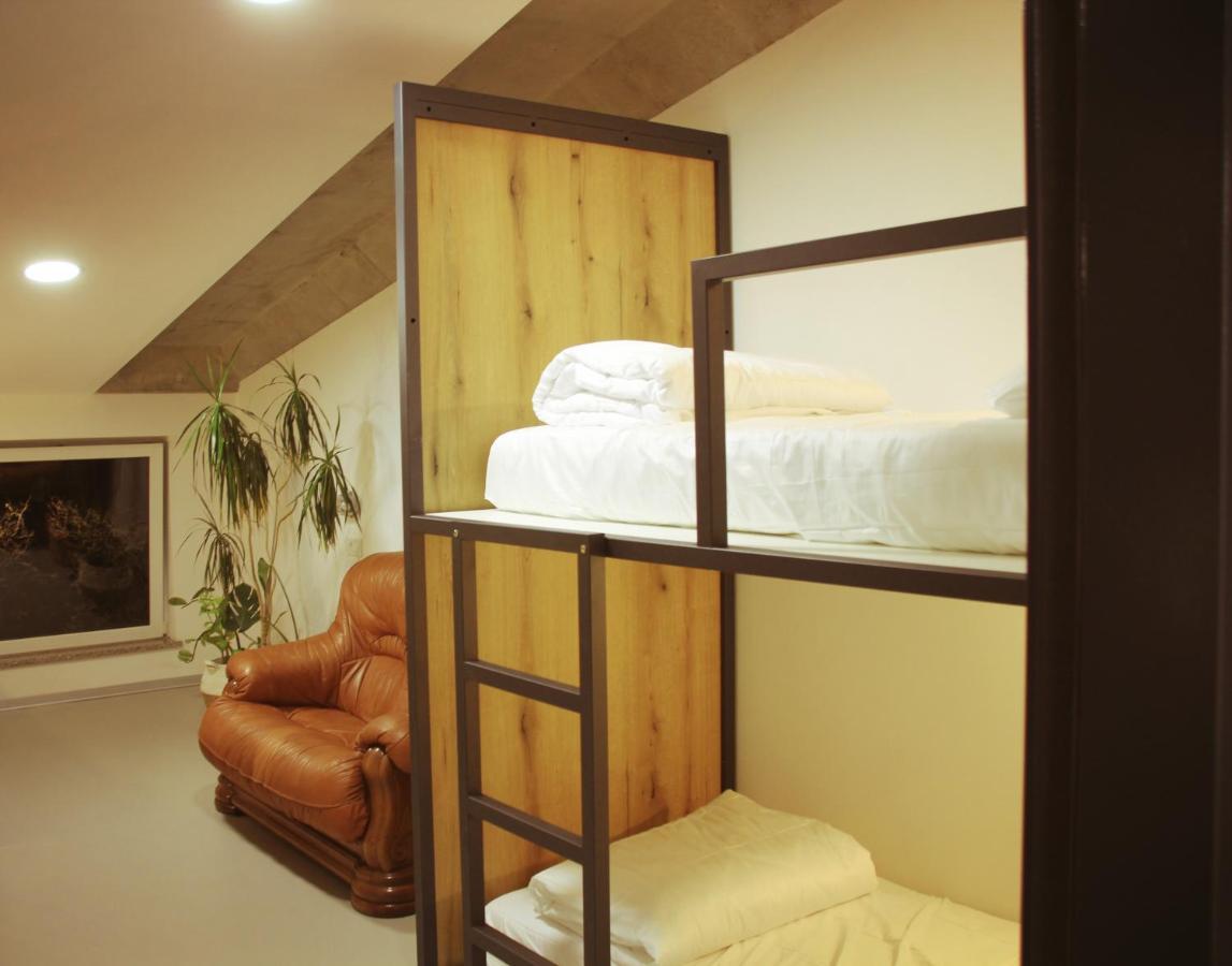Garage Hostel Nova Gorica Ngoại thất bức ảnh