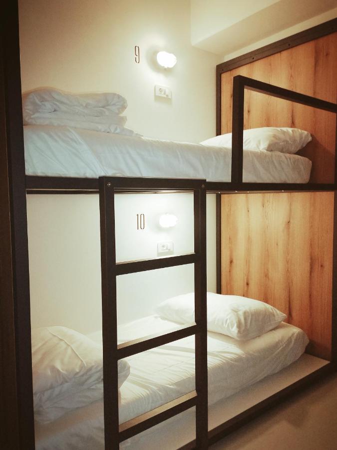 Garage Hostel Nova Gorica Ngoại thất bức ảnh