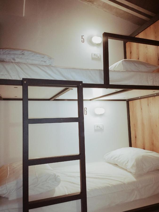 Garage Hostel Nova Gorica Ngoại thất bức ảnh