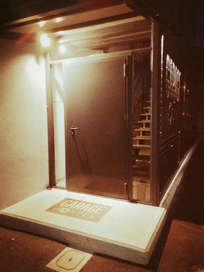 Garage Hostel Nova Gorica Ngoại thất bức ảnh